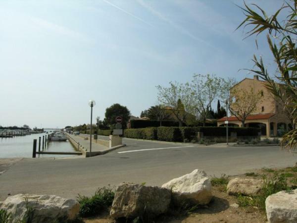 Studio Mezzanine Vue Port Et Mer La Londe-les-Maures Luaran gambar